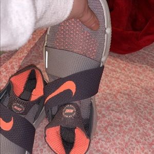 Women’s nike fly knit